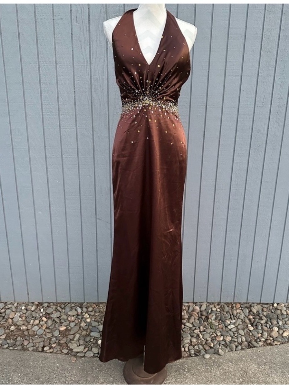 Like new/worn once/no flaws
Backless
Poly satin in beautiful chocolate brown